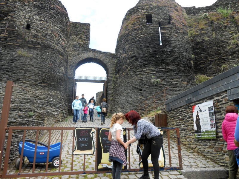 larochelechateau.jpg
