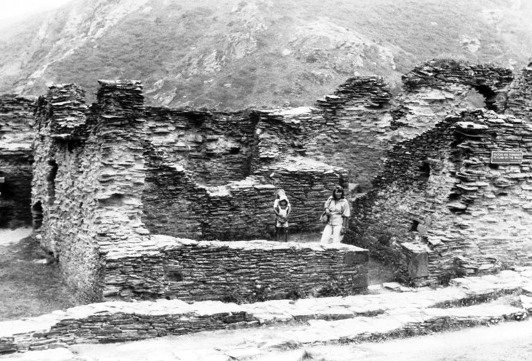 cornwallkilkhamptoncastlekingarthur4.jpg