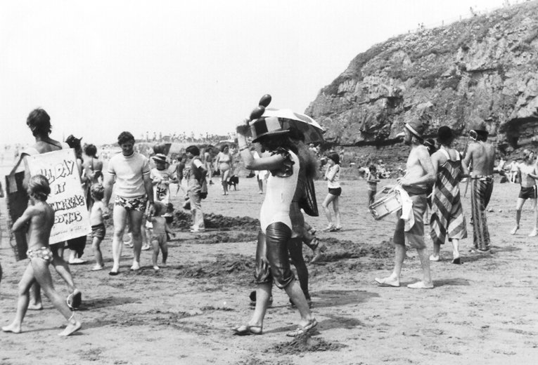 cornwallkilkhamptonstrandcircus2.jpg