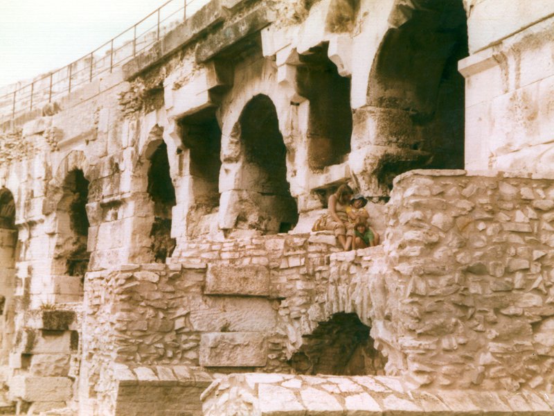 provenceuzesnimesarena.jpg