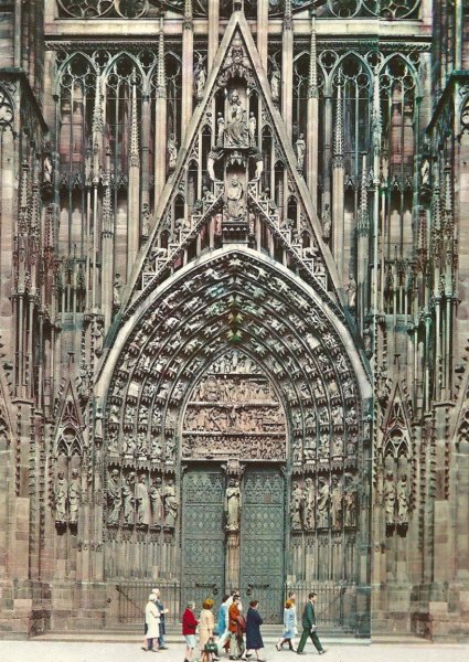strassbourghoofdingangcathedraal.jpg