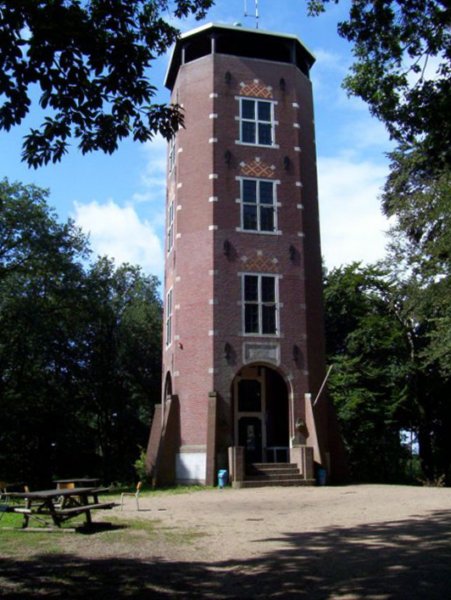 dekoepeluitkijktorenopdegalgenberg.jpg