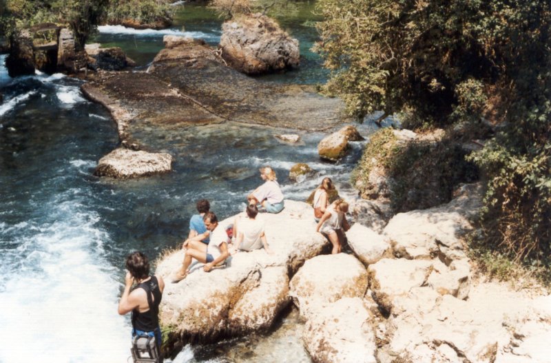 fontainedevauclusesourcedelasorgue3.jpg